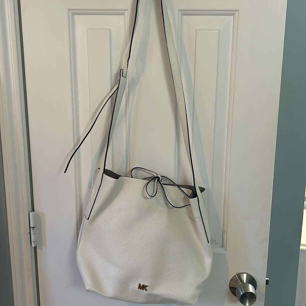 Michael Kors white shoulder tote